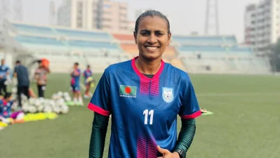 বাংলাদেশ নারী ফুটবল দলের অধিনায়ক সাবিনা খাতুন।