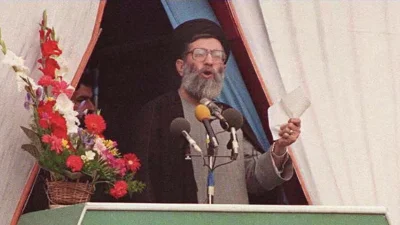 রুহুল্লাহ খোমেনির মৃত্যুর পর তার স্থলাভিষিক্ত হন আয়াতুল্লাহ আলী খামেনি। ছবি: সংগৃহীত