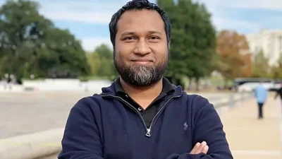 গানবাংলার এমডি এবং সুরকার ও গায়ক কৌশিক হোসেন তাপস। ছবি: সংগৃহীত