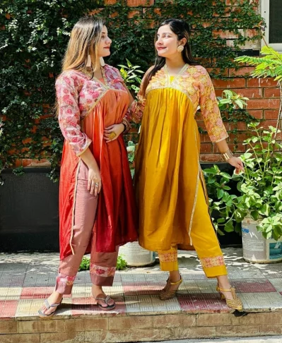 রাইসা ও রামিসা দুই জন জমজ বোন। ছবি: সংগৃহীত