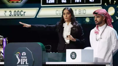 আইপিএলের নিলামে জাহ্নবী মেহতা। ছবি: সংগৃহীত