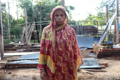 আতরুন নেসার বাড়িটি হিন্দু জনতা পুড়িয়ে দিয়েছিল। ছবি: আল-জাজিরা