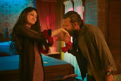 &lsquo;ব্ল্যাক মানি&rsquo; সিরিজে পূজা চেরী ও সহশিল্পী। ছবি: সংগৃহীত