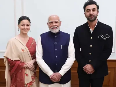 নরেন্দ্র মোদির সঙ্গে রণবীর কাপুর ও আলিয়া ভাট। ছবি: সংগৃহীত