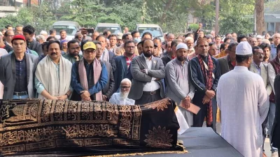 কবি হেলাল হাফিজের ২য় জানাজা জাতীয় প্রেস ক্লাবে অনুষ্ঠিত হয়। ছবি: সংগৃহীত