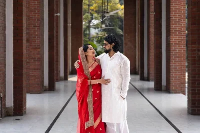 স্বামী হাসান আজাদের সঙ্গে স্বাগতা