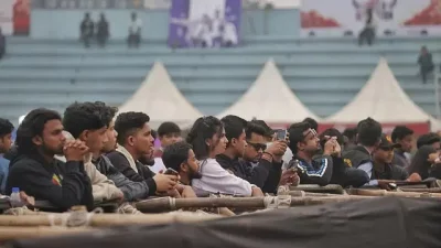 কনসার্টে দর্শকদের একাংশ। ছবি: সংগৃহীত