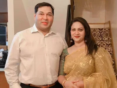 স্বামী রাশেক মালিকের সঙ্গে রিচি সোলায়মান। ছবি: সংগৃহীত