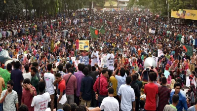 শিক্ষার্থীরা প্রতিবাদী মিছিল