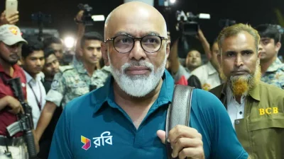 চন্ডিকা হাথুরুসিংহে। 