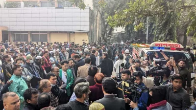 এফডিসিতে অঞ্জনাকে শেষ শ্রদ্ধা জানান সহকর্মীরা। ছবি: সংগৃহীত