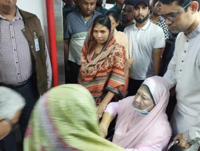 বিএনপি চেয়ারপারসন খালেদা জিয়ার সঙ্গে ফাতেমা বেগম