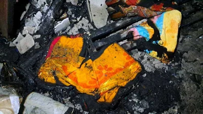 ঘরের আসবাব, টিভি, ফ্রিজ, মোটরসাইকেলসহ পুড়ে গেছে সব মালামাল। ছবি: সংগৃহীত  