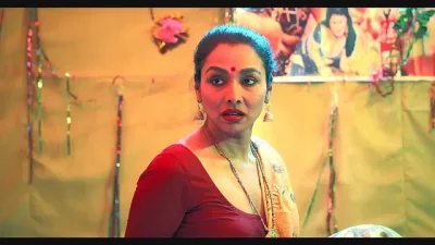 &lsquo;নীলপদ্ম&rsquo; সিনেমায় নীলা চরিত্রে অভিনয় করেছেন অভিনেত্রী রুনা খান। ছবি: সংগৃহীত