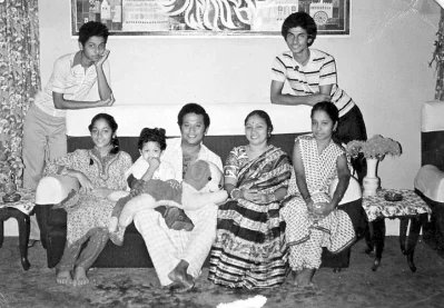 সপরিবারে নায়করাজ রাজ্জাক। ছবি: সংগৃহীত