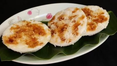 ভাপা পিঠা।