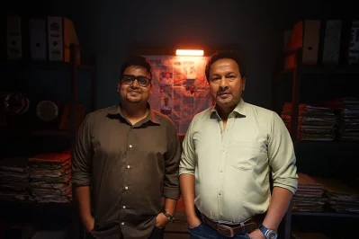 পরিচালক ও বাপ্পারাজ। ছবি: সংগৃহীত