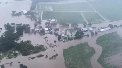 পানির স্তর বেড়ে যাওয়ায় প্রায় দুই হাজার বাড়ি প্লাবিত হতে পারে। ছবি: সংগৃহীত