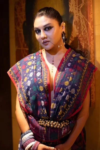 ফিল্মফেয়ারে এভাবেই জামদানির ফিউশন করেন জয়া আহসান। ছবি: সংগৃহীত