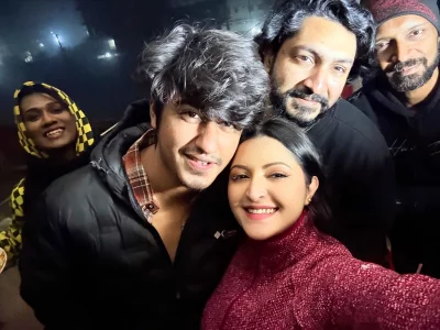 বন্ধুদের সঙ্গে পরীমণি ও শেখ সাদী। ছবি: ফেসবুক