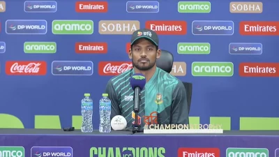বাংলাদেশ দলের অধিনায়ক নাজমুল হোসেন শান্ত। 