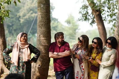 শাবনাজ নাঈম ও অন্যরা। ছবি: সংগৃহীত