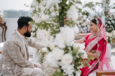 বিয়ের দিন আদনান আল রাজীব ও মেহজাবীন চৌধুরী। ছবি: ফেসবুক