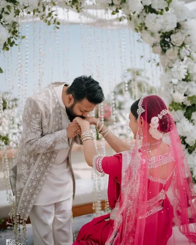 বিয়ের দিন আদনান আল রাজীব ও মেহজাবীন চৌধুরী। ছবি: ফেসবুক