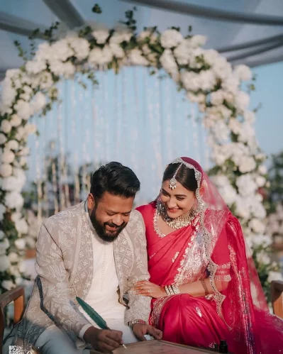 বিয়ের দিন আদনান আল রাজীব ও মেহজাবীন চৌধুরী। ছবি: ফেসবুক