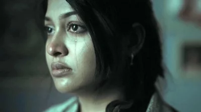 &lsquo;আমলনামা&rsquo; সিনেমায় সারিকা সাবরিন। ছবি: সংগৃহীত