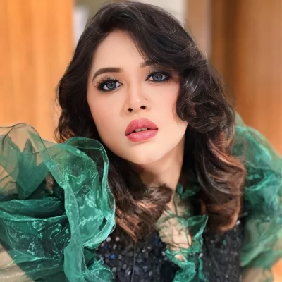 সংগীতশিল্পী ফাতিমা তুয-যাহরা ঐশী। ছবি: সংগৃহীত