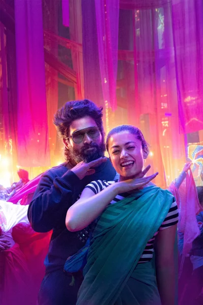 ‘পুষ্পা ২’ সিনেমায় আল্লু অর্জুন ও রাশমিকা মান্দানা। ছবি: সংগৃহীত