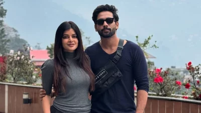 প্রেমিক দেবমাল্য চক্রবর্তীর সঙ্গে মধুমিতা সরকার। ছবি: সংগৃহীত