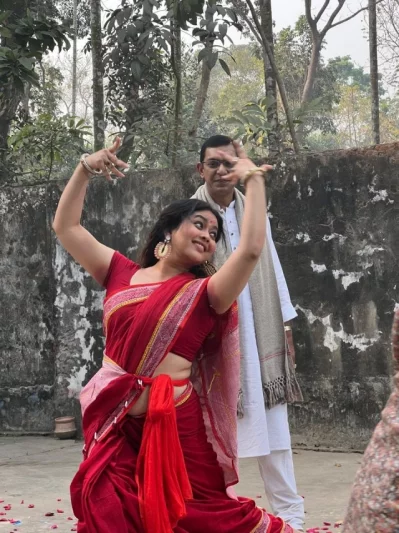 ‘মিশন মুন্সিগঞ্জ’-এ আশনা হাবিব ভাবনা ও চঞ্চল চৌধুরী। ছবি: সংগৃহীত