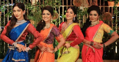 ‘ইত্যাদি’র ঈদ আয়োজনে নাচে অংশ নিয়েছেন অভিনেত্রী সাফা কবির, সাদিয়া আয়মান, সামিরা খান মাহি ও পারসা ইভানা। ছবি: সংগৃহীত