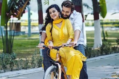 &lsquo;অন্তরাত্মা&rsquo; সিনেমায় শাকিব খান ও দর্শনা বণিক। ছবি: সংগৃহীত