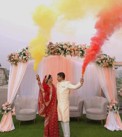 নববধূর সঙ্গে অভিনেতা শামীম হাসান সরকার। ছবি: সংগৃহীত