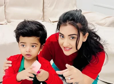 চিত্রনায়িকা শবনম বুবলী ও শেহজাদ খান বীর। ছবি: ফেসবুক