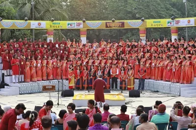 বর্ষবরণ অনুষ্ঠানে অংশ নিয়েছেন দেশের বিভিন্ন স্থান থেকে আসা শিল্পীরা। ছবি: সংগৃহীত