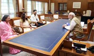 নরেন্দ্র মোদির সঙ্গে সাক্ষাতকালে রণদীপের সঙ্গে ছিলেন তার মা আশা হুদা এবং বোন ড. অঞ্জলি হুদা। ছবি: সংগৃহীত