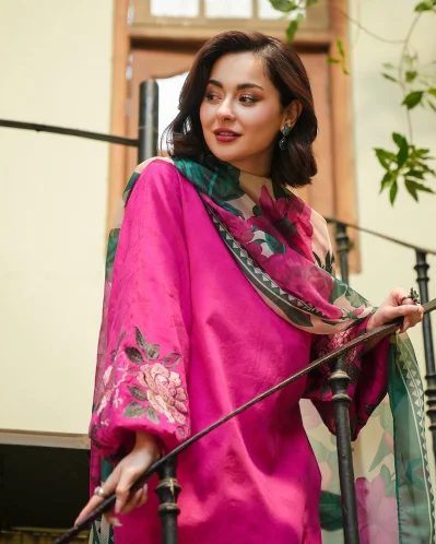 হানিয়া আমির। ছবি: সংগৃহীত