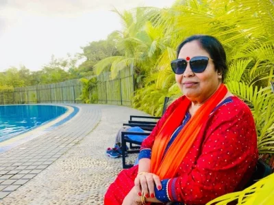 মায়ের এই ছবিটা পোস্ট করেছেন অপু বিশ্বাস। ছবি: সংগৃহীত