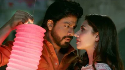 রইস ছবিতে বলিউডের কিং খান শাহরুখের সঙ্গে জুটি বেঁধেছিলেন মাহিরা খান