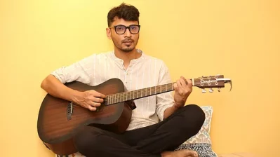 ‘কাকতাল’ এর ভোকালিস্ট ও গীতিকার আসিফ ইকবাল অন্তু। ছবি: সংগৃহীত