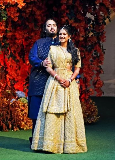 অনন্ত আম্বানি ও রাধিকা মার্চেন্ট। ছবি: সংগৃহীত
