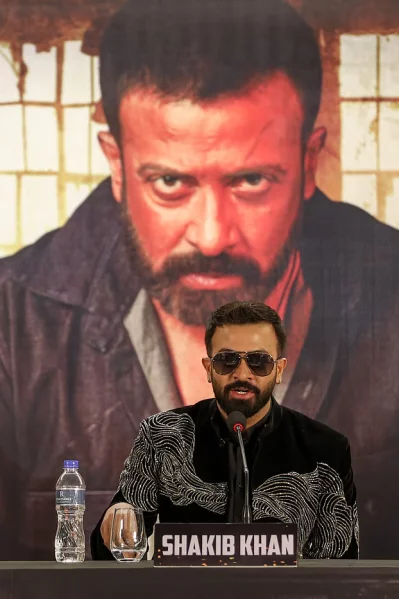 ‘তাণ্ডব’ ছবির মুক্তি উপলক্ষে সংবাদ সম্মেলনে শাকিব খান। ছবি: সংগৃহীত