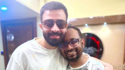 চিত্রনায়ক শাকিব খান ও পরিচালক রায়হান রাফী। ছবি: সংগৃহীত