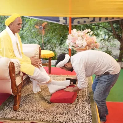 ধর্মগুরু রাওয়াতপুরা সরকার। ছবি: সংগৃহীত