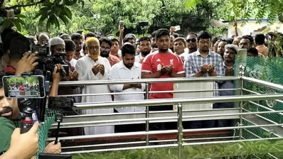 কুষ্টিয়ার কুমারখালীতে আবরার ফাহাদের কবর জিয়ারত করেন এনসিপি-র নেতৃবৃন্দ। ছবি: সংগৃহীত
