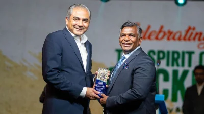 পাকিস্তান ক্রিকেট বোর্ডের (পিসিবি) সভাপতি মহসিন নাকভি ও বাংলাদেশ ক্রিকেট বোর্ডের (বিসিবি) সভাপতি আমিনুল ইসলাম বুলবুল